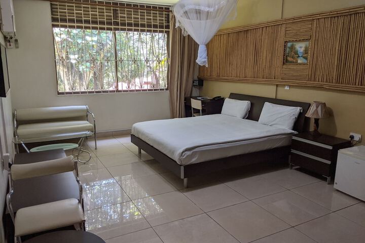 Room 10 of 50