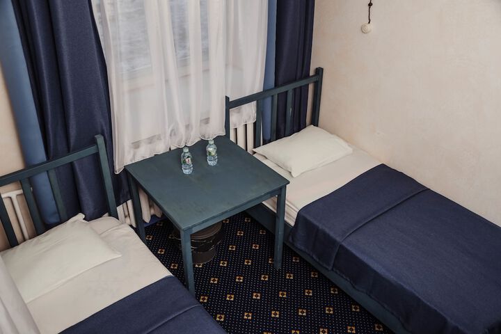 Room 11 of 36