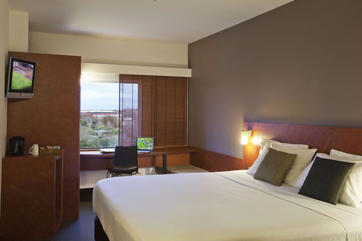 Room 13 of 43