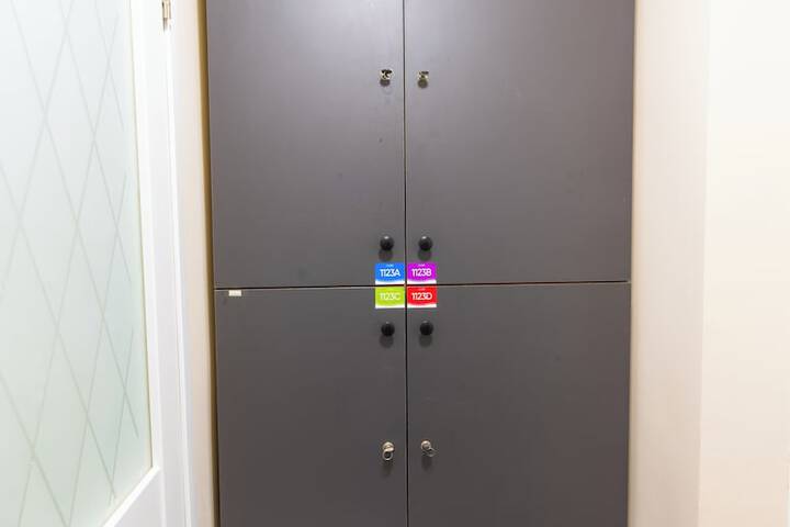 Room 17 of 61