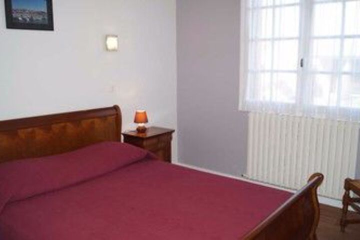 Room 6 of 16