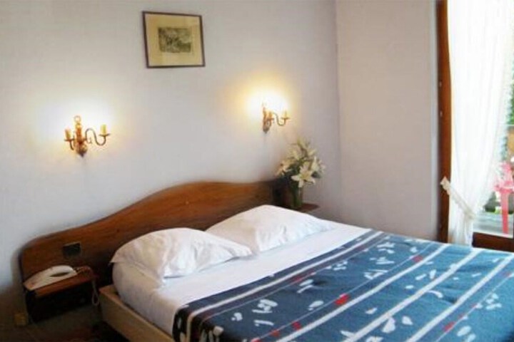 Room 2 of 41