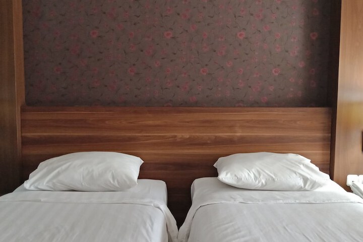 Room 5 of 20