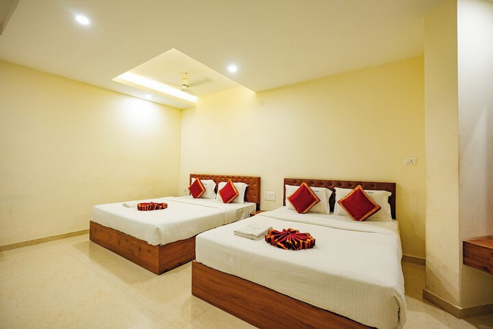 Room 6 of 25