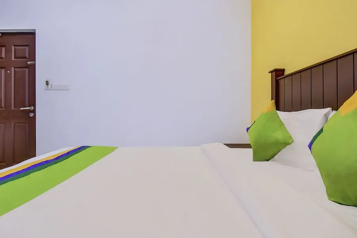 Room 7 of 14