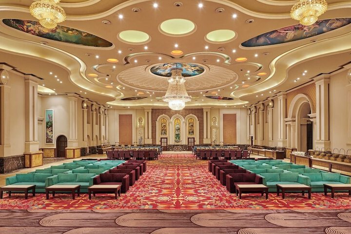 Ballroom/Hall 29 of 40