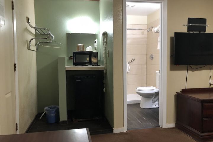 Room 2 of 17
