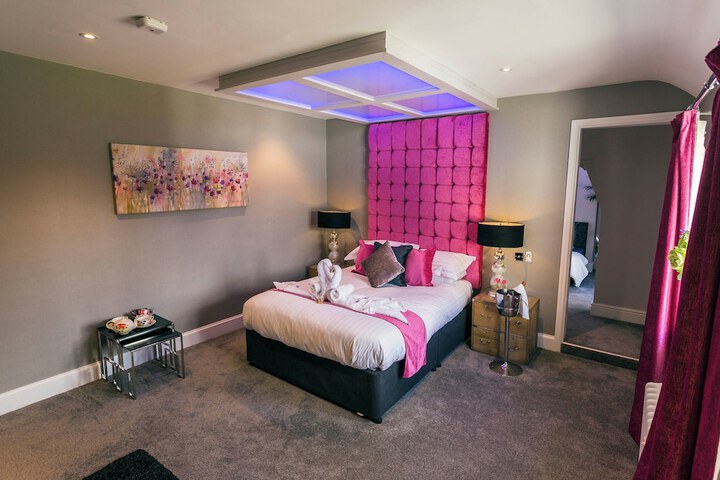Room 50 of 390