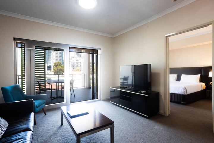 Room 10 of 24