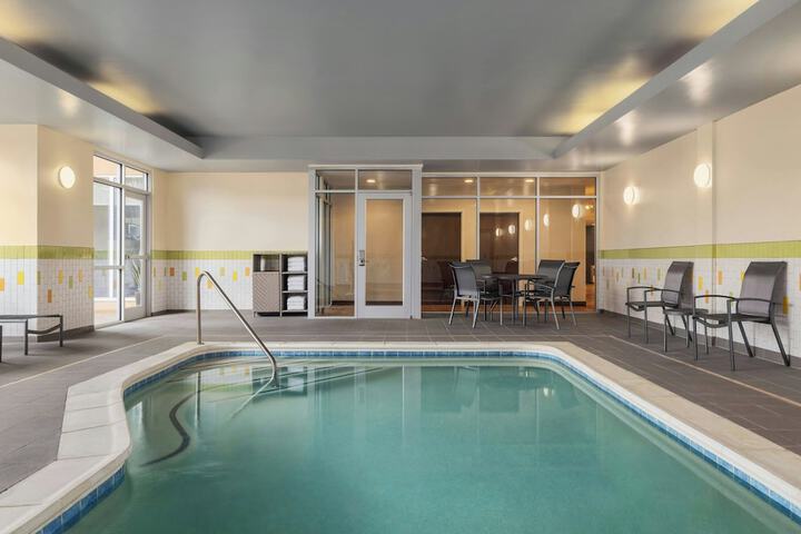Pool Hotel