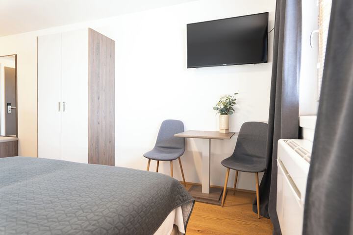 Room 9 of 44