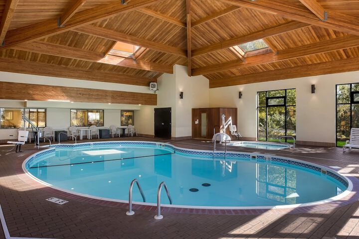 Pool 40 of 63