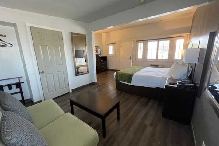 Room 21 of 43