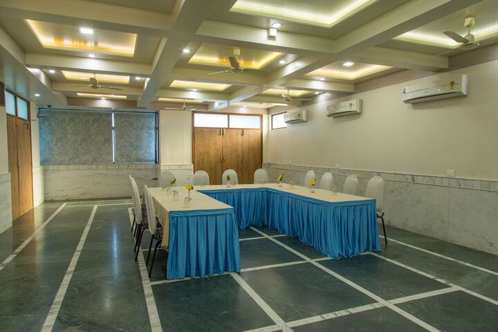 Ballroom/Hall 25 of 31