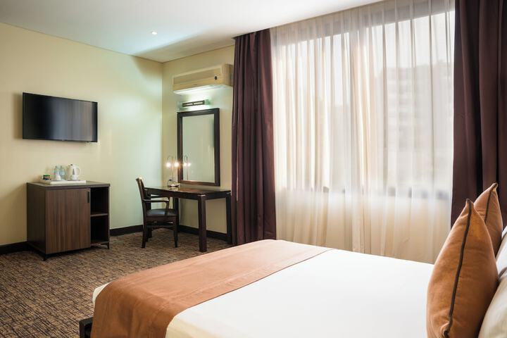 Room 4 of 41