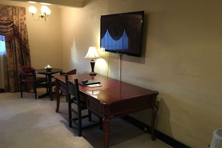 Room 30 of 61
