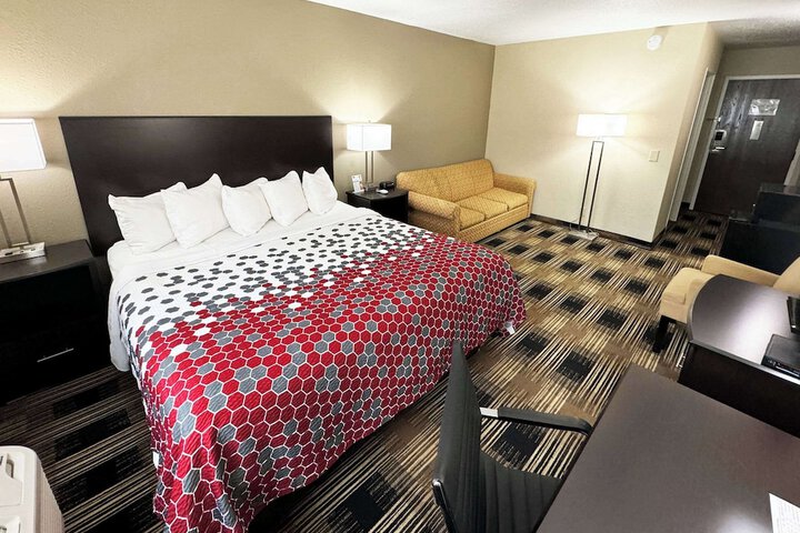 Business King Bed (8 of 8)