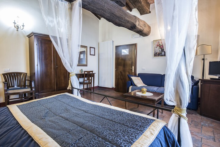 Room 7 of 29