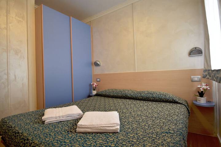 Room 13 of 68