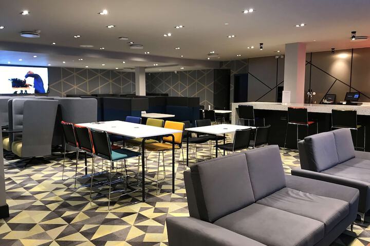 Business Center 43 of 50