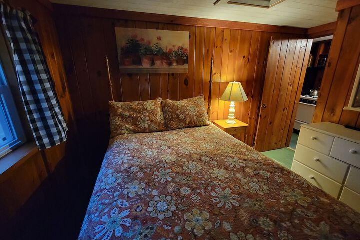 Room 16 of 212