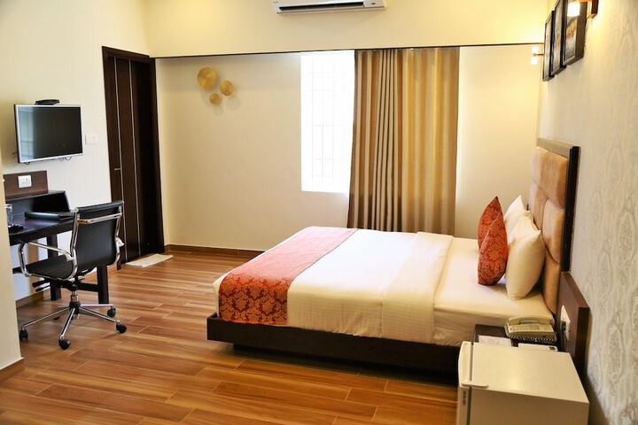 Room 5 of 25
