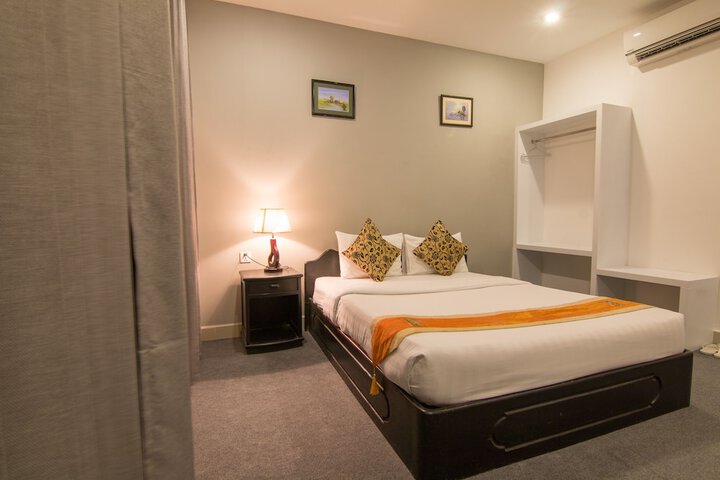 Room 7 of 38