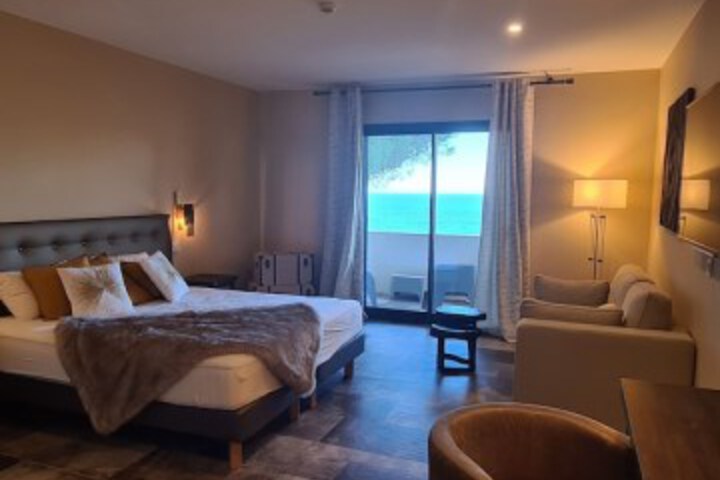 Room 15 of 69