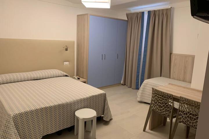 Room 9 of 47