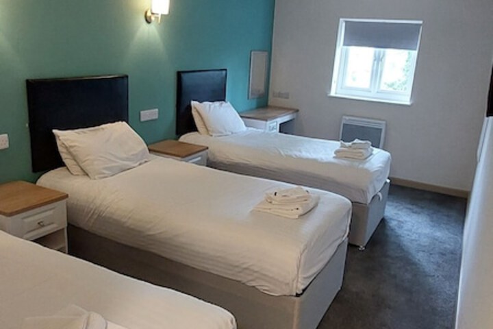 Room 4 of 10