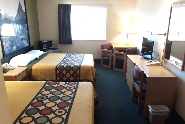 Room 6 of 15