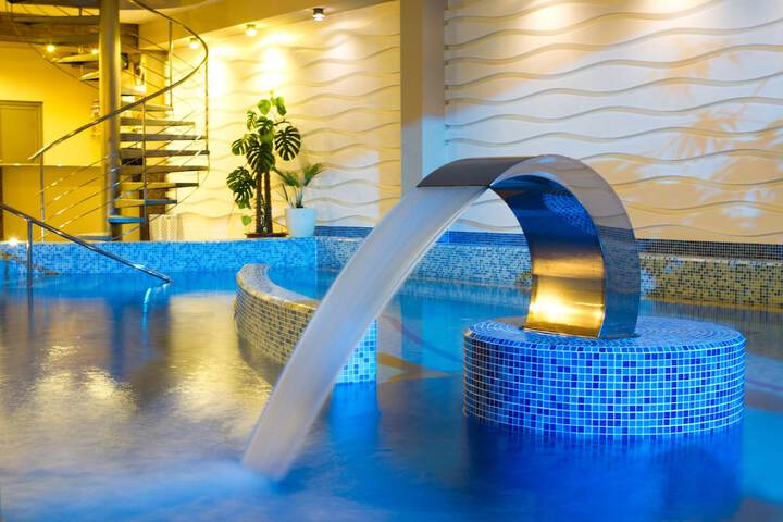 Pool 16 of 32