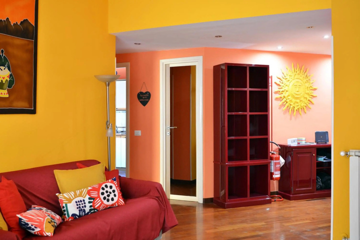 Room 4 of 12