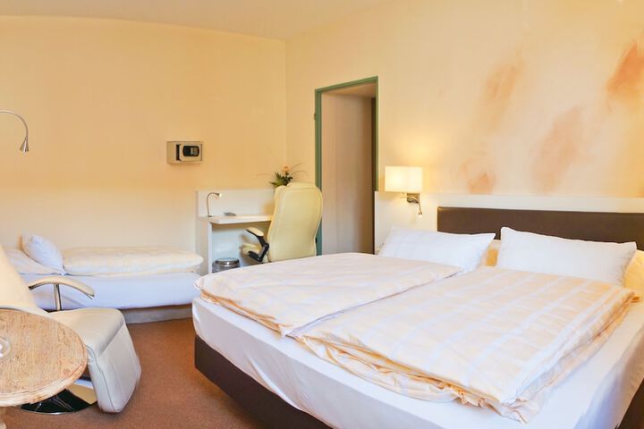 Room 14 of 38