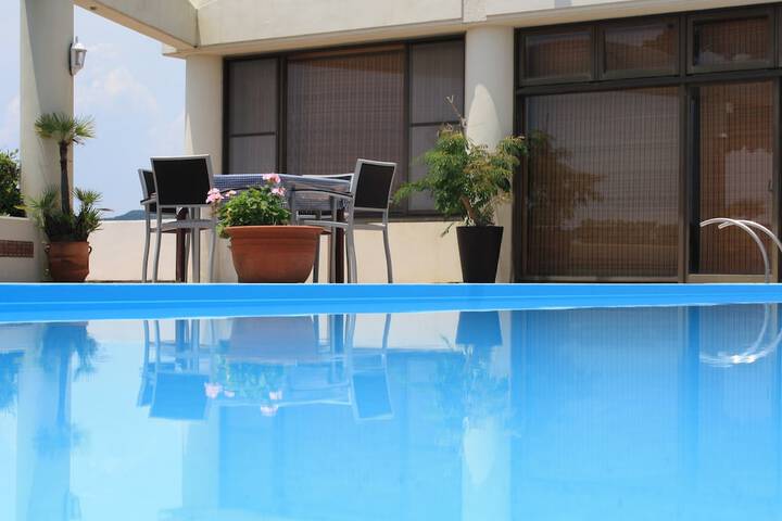 Pools & Facilities