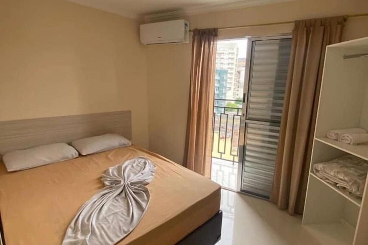 Room 8 of 22