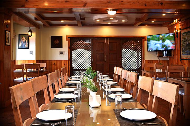 Dining 42 of 83