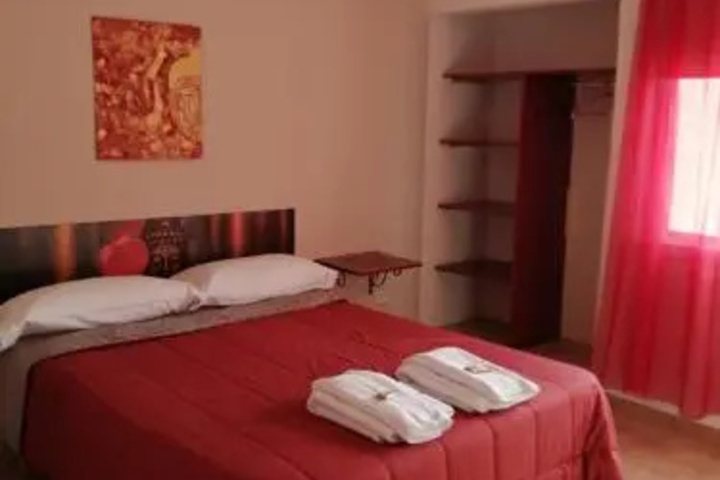 Room 5 of 14