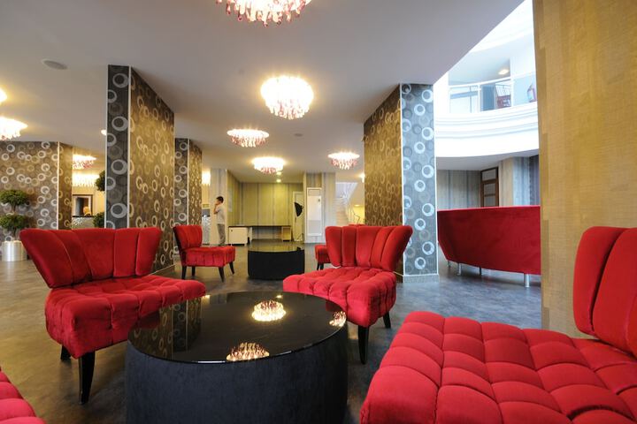 Hotel Interior 9 of 47