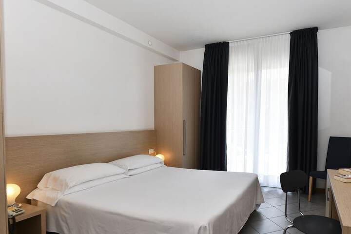 Room 80 of 102