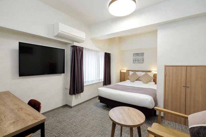 Room 22 of 40