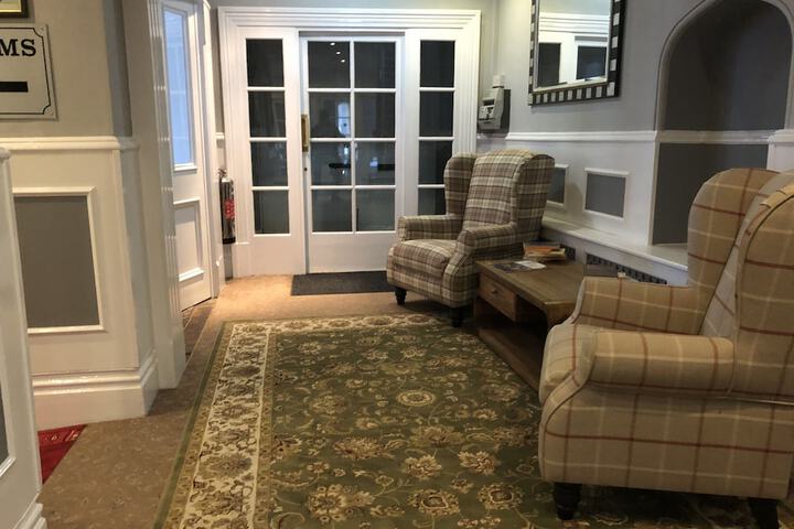 Entrance & Lobby