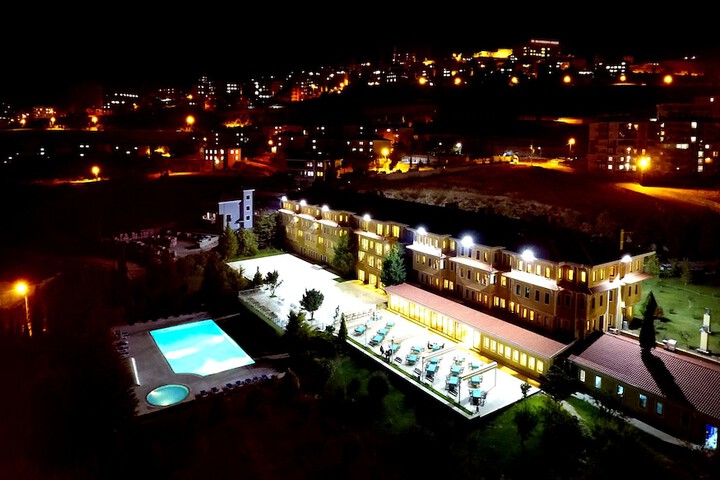 Hotel 32 of 34