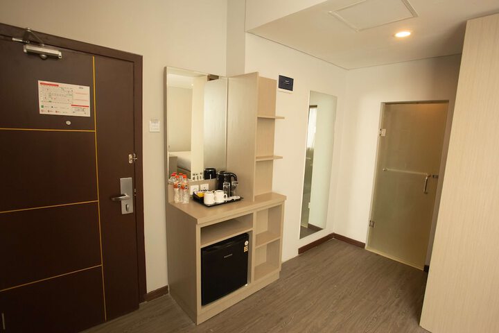 Room 16 of 62