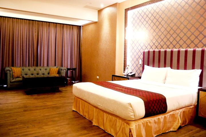 Room 12 of 81