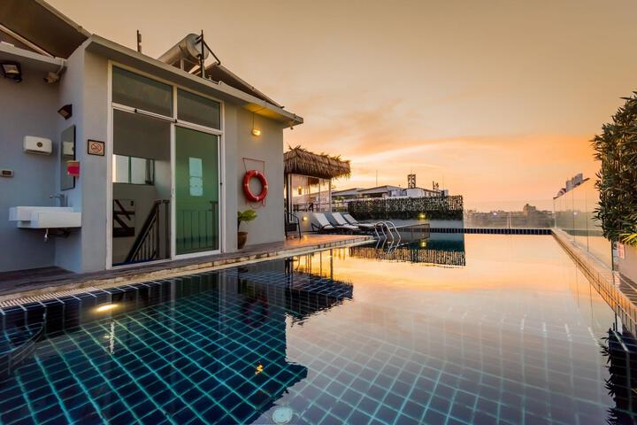 Pools & Facilities