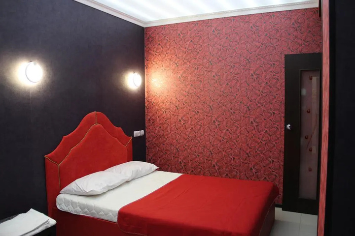 Room 3 of 16