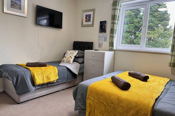Room 12 of 89