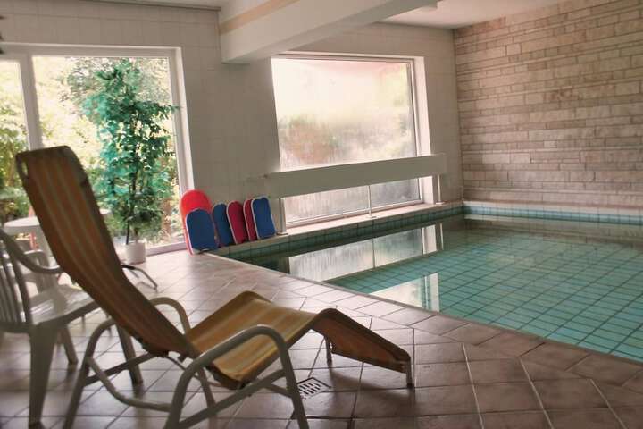 Hotel Pool