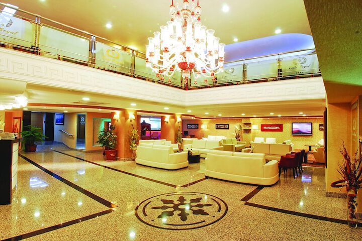 Entrance & Lobby